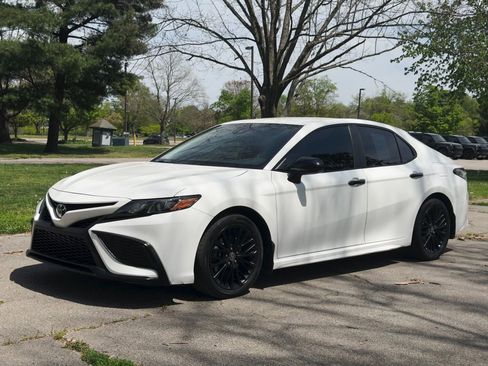 Used 2021 Toyota Camry SE FWD image 37