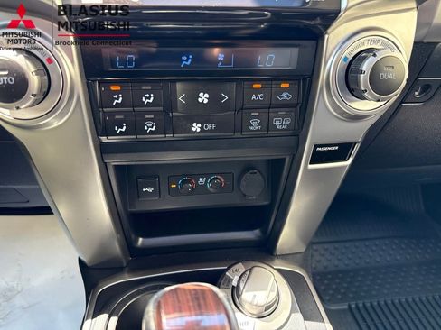 Used 2024 Toyota 4Runner Limited AWD/4WD image 33
