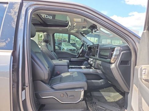 Used 2023 Ford F250 Lariat w/ Lariat Ultimate Package AWD/4WD image 16