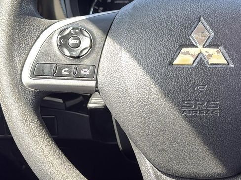 Used 2018 Mitsubishi Outlander ES image 12