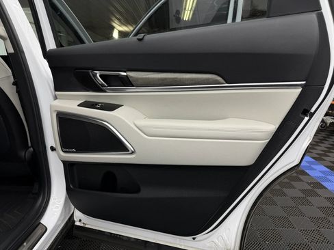 Used 2021 Kia Telluride SX w/ Nightfall Edition Package AWD/4WD image 8