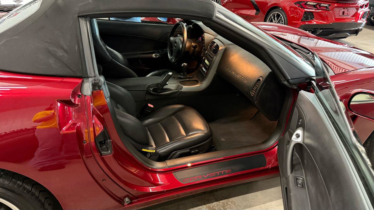 Used 2006 Chevrolet Corvette Convertible RWD image 34
