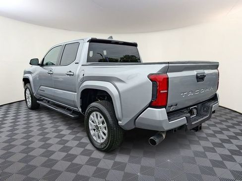 Used 2025 Toyota Tacoma SR5 AWD/4WD image 4
