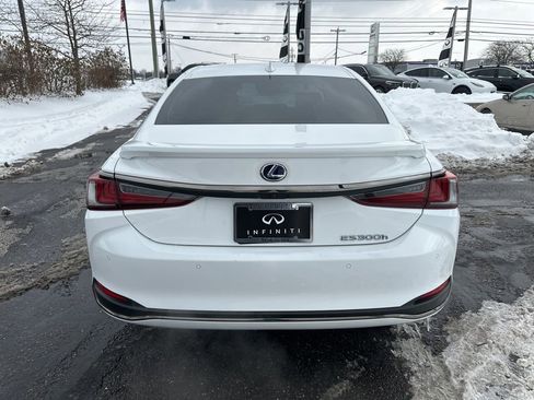Used 2022 Lexus ES 300h F Sport image 13