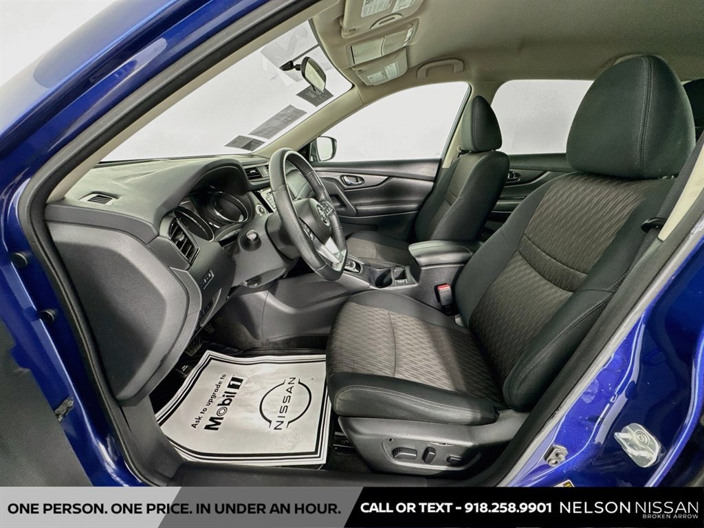 Certified 2017 Nissan Rogue SV w/ SV Premium Package FWD image 21