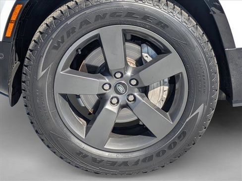 Certified 2023 Land Rover Defender 130 X-Dynamic SE image 26