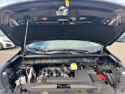 Used 2026 Nissan Pathfinder SV FWD image 34
