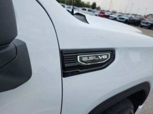 Certified 2026 GMC Sierra 1500 Pro w/ Graphite Edition AWD/4WD image 8