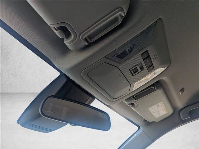 Used 2025 Toyota RAV4 XLE FWD image 20