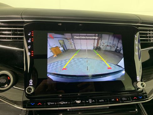 Used 2022 Jeep Wagoneer Series III w/ Premium Group I image 28