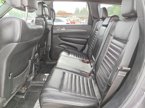 Used 2018 Jeep Grand Cherokee Limited AWD/4WD image 16