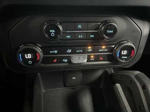 Used 2024 Ford Bronco Outer Banks AWD/4WD image 34