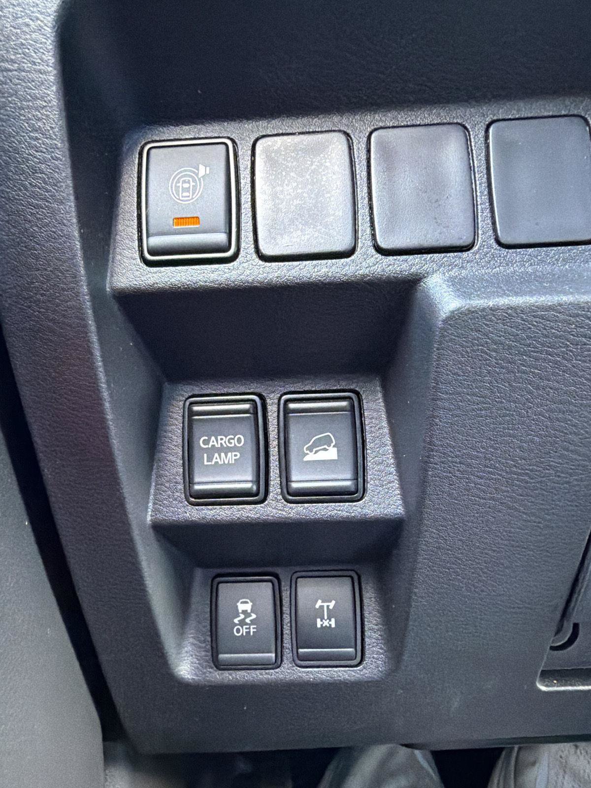 Used 2025 Nissan Frontier PRO-4X AWD/4WD image 21