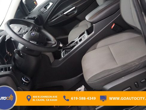 Used 2017 Ford Escape SE FWD image 9