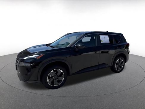Used 2025 Nissan Rogue SV FWD image 8