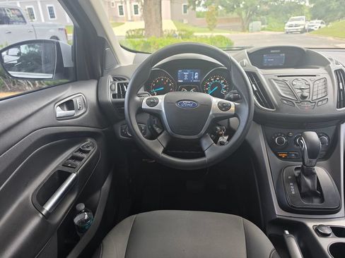 Used 2015 Ford Escape SE FWD image 9