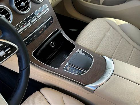 Used 2021 Mercedes-Benz GLC 300 4MATIC image 18