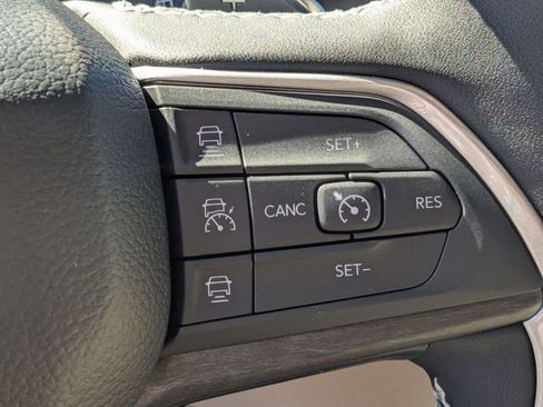 New 2025 Jeep Grand Cherokee Limited w/ Luxury Tech Group II image 23