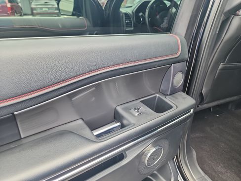 Used 2019 Ford Expedition Limited w/ Equipment Group 303A RWD image 16