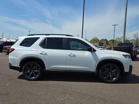 New 2026 Honda Pilot Sport image 2