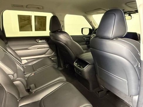 Used 2025 Nissan Armada SV RWD image 40