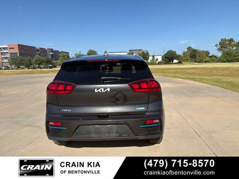 Certified 2022 Kia Niro EX FWD image 9