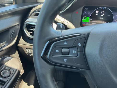 Used 2023 Chevrolet Bolt EUV Premier w/ Sun & Sound Package FWD image 26