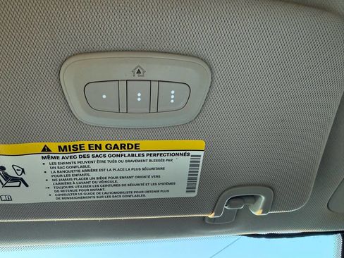 Used 2020 Chrysler Voyager Lxi image 21