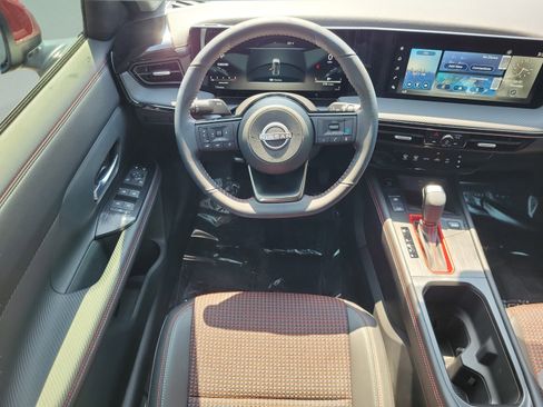 New 2025 Nissan Kicks SR FWD image 13