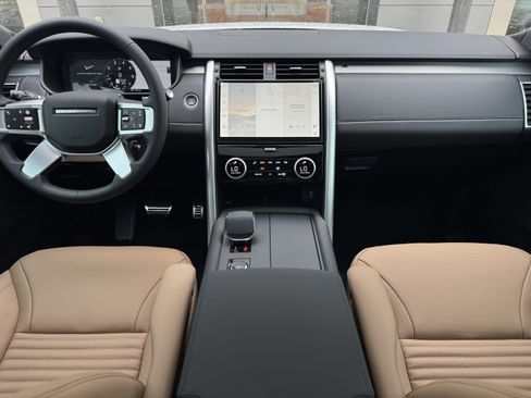 New 2026 Land Rover Discovery Dynamic SE AWD/4WD image 4