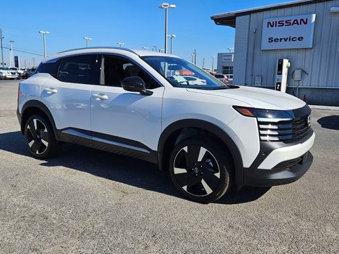 New 2026 Nissan Kicks SR FWD image 16