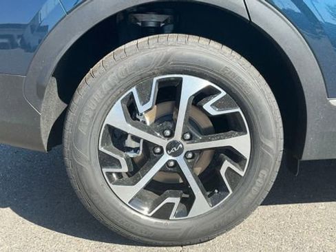 Certified 2025 Kia Sportage EX w/ EX Premium Package AWD/4WD image 15