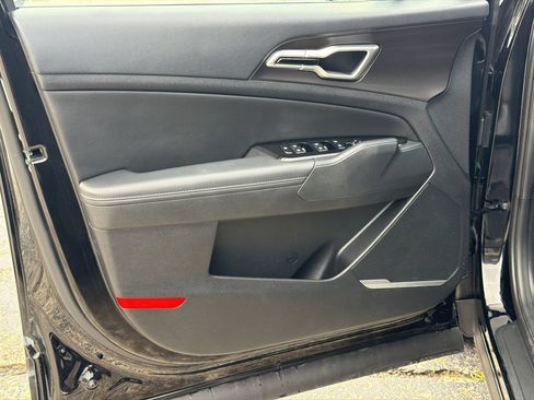 Used 2025 Kia Sportage EX FWD image 12