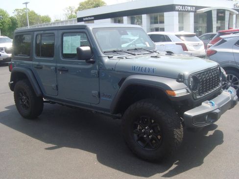Used 2024 Jeep Wrangler Unlimited AWD/4WD image 3