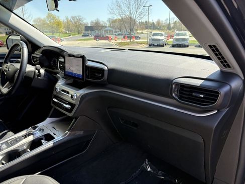 Used 2022 Ford Explorer XLT w/ Equipment Group 202A image 23