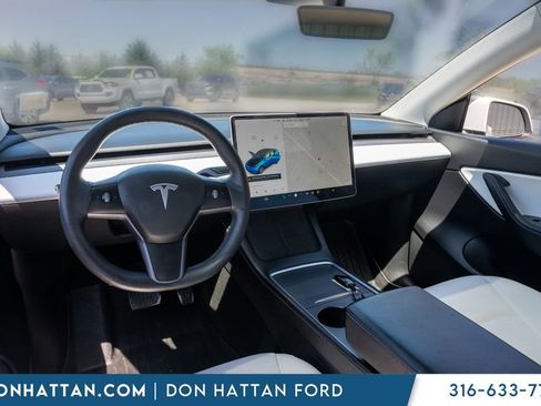 Used 2021 Tesla Model Y Long Range AWD/4WD image 18