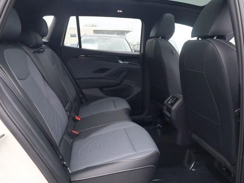 New 2026 Volkswagen Tiguan SE R-Line image 19