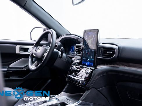 Used 2023 Ford Explorer Platinum w/ Technology Package image 51