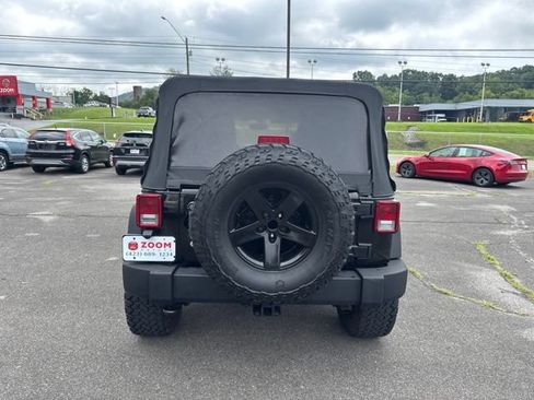 Used 2015 Jeep Wrangler Unlimited Sport w/ Quick Order Package 23S AWD/4WD image 7