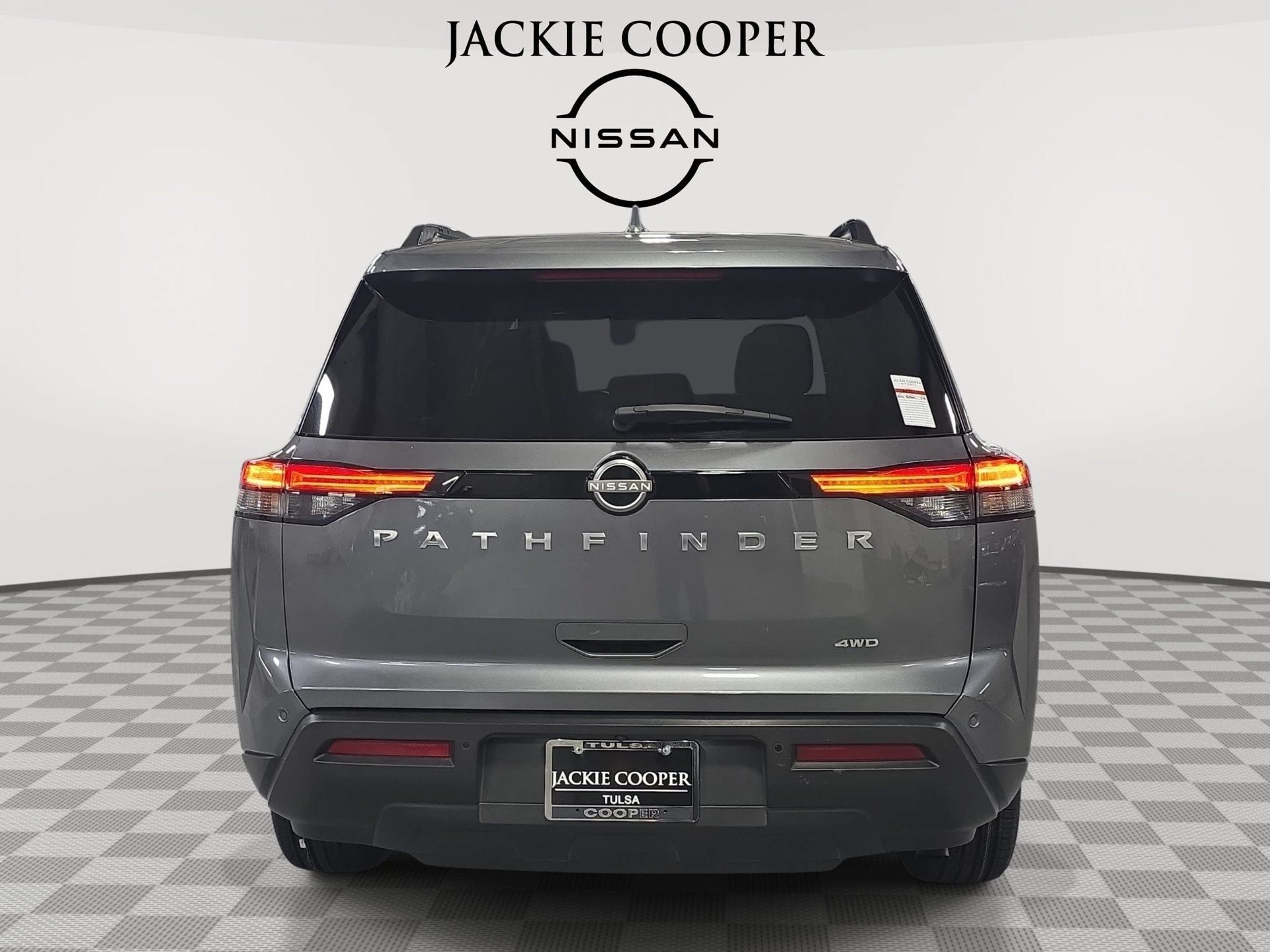 Used 2025 Nissan Pathfinder SV AWD/4WD image 6
