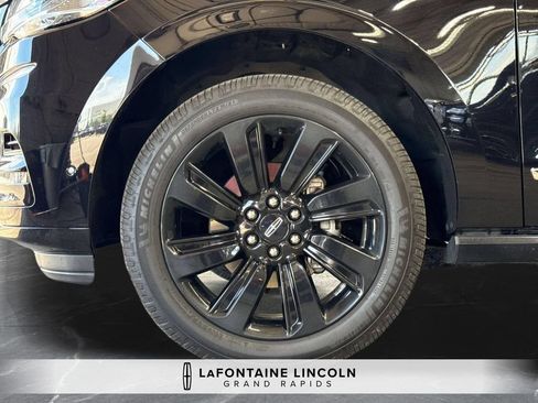 Certified 2022 Lincoln Navigator Reserve AWD/4WD image 34