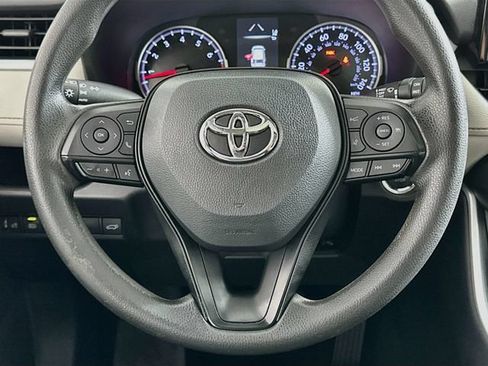 Used 2022 Toyota RAV4 XLE w/ Convenience Package FWD image 14