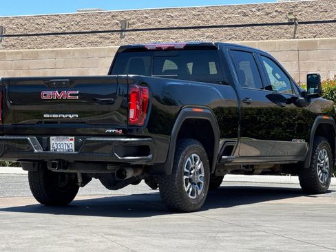 Certified 2022 GMC Sierra 2500 AT4 w/ AT4 Preferred Package AWD/4WD image 4