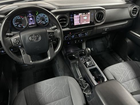 Used 2019 Toyota Tacoma TRD Sport image 13
