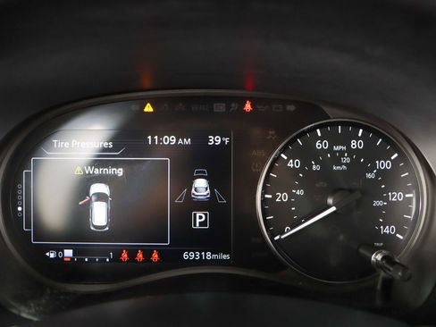 Used 2023 Nissan Kicks SV image 15