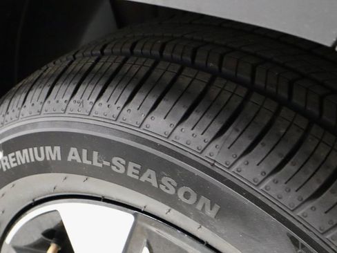 Certified 2025 Hyundai Kona SEL FWD image 19