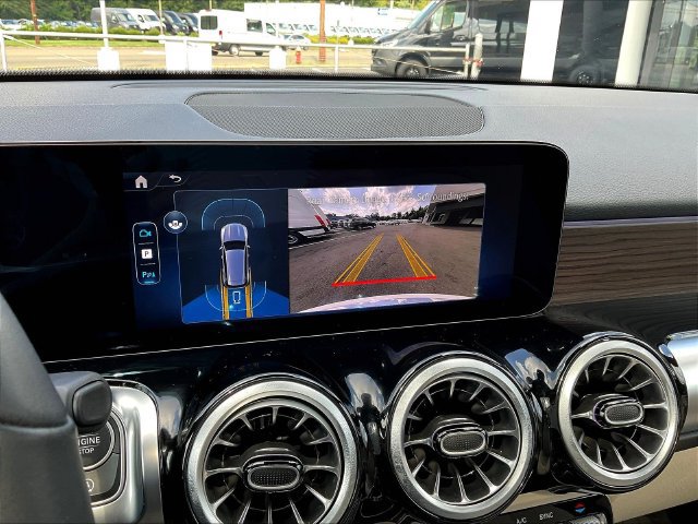 Used 2026 Mercedes-Benz GLB 250 4MATIC image 16