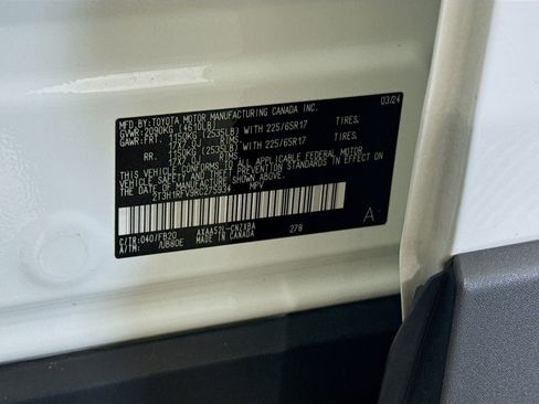 Used 2024 Toyota RAV4 LE FWD image 39
