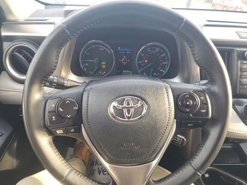 Used 2018 Toyota RAV4 AWD Hybrid image 18