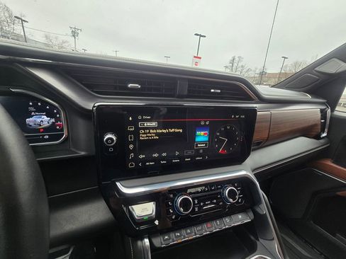 Used 2024 GMC Sierra 1500 Denali Ultimate image 22